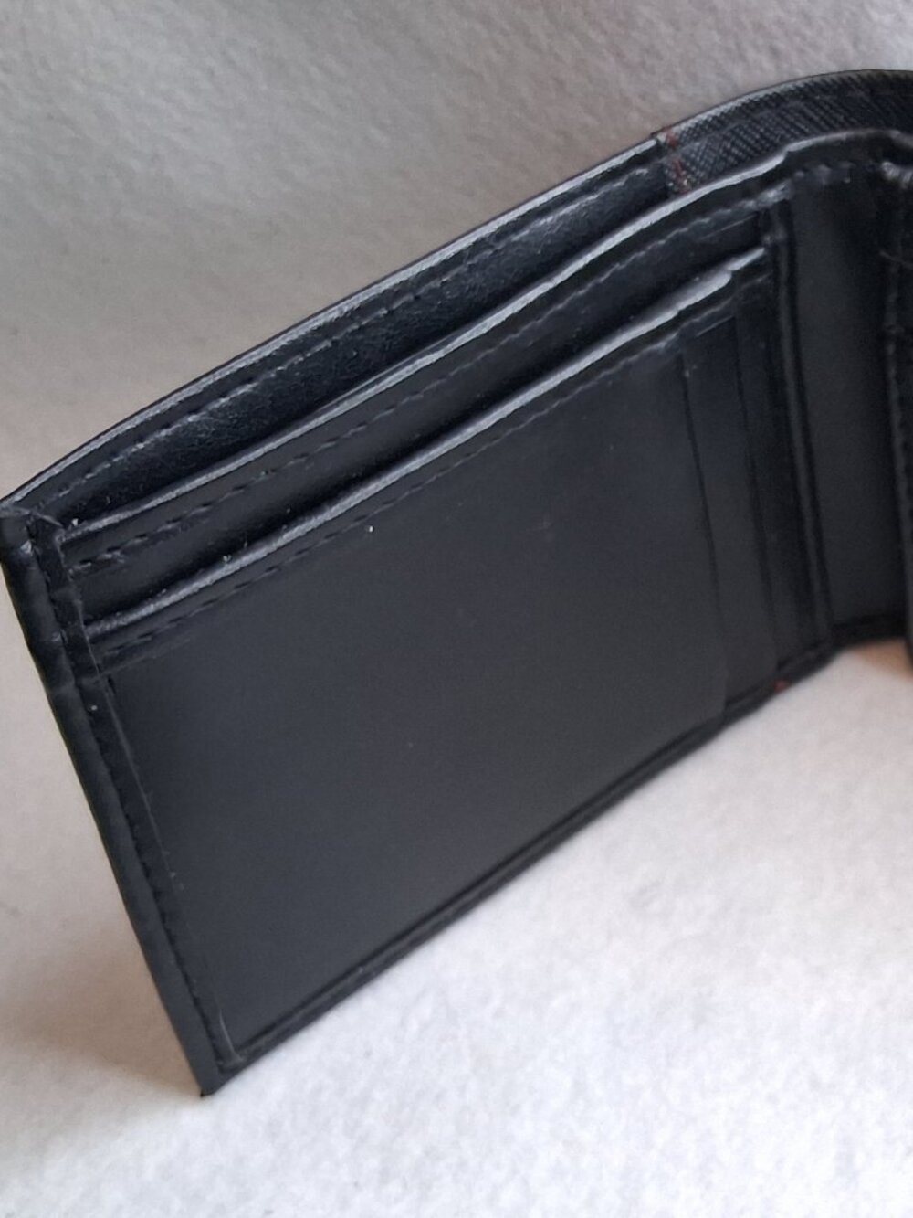 GUESS Men’s Black Saffiano Passcase Bifold Wallet Red Stitching Accent - Picture 6 of 10